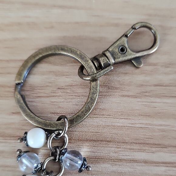 Elegant Elephant Rhinestone Keychain with Cream Beads Purse Beltloop Jewelry - Picture 4 of 6